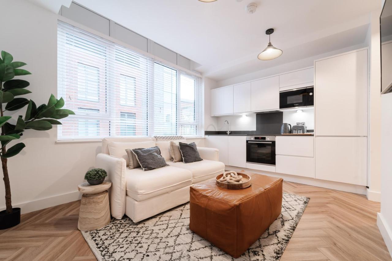 Royal House Stylish Apartments - 切斯特 外观 照片