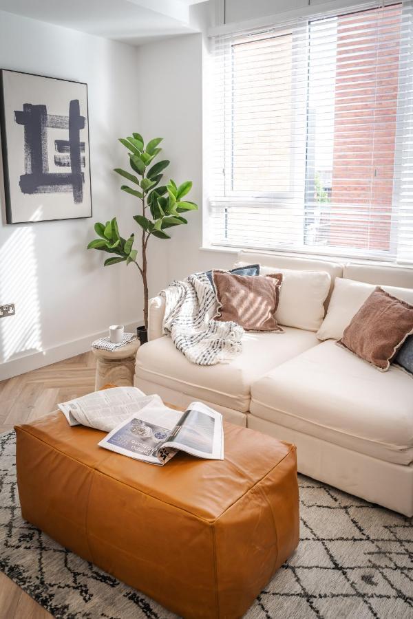 Royal House Stylish Apartments - 切斯特 外观 照片