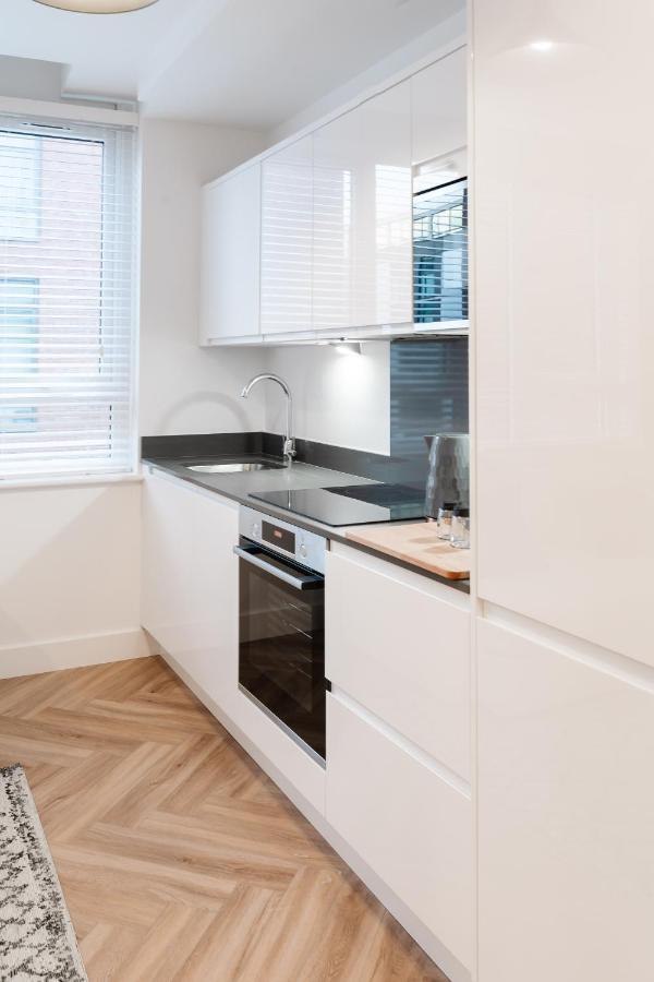 Royal House Stylish Apartments - 切斯特 外观 照片