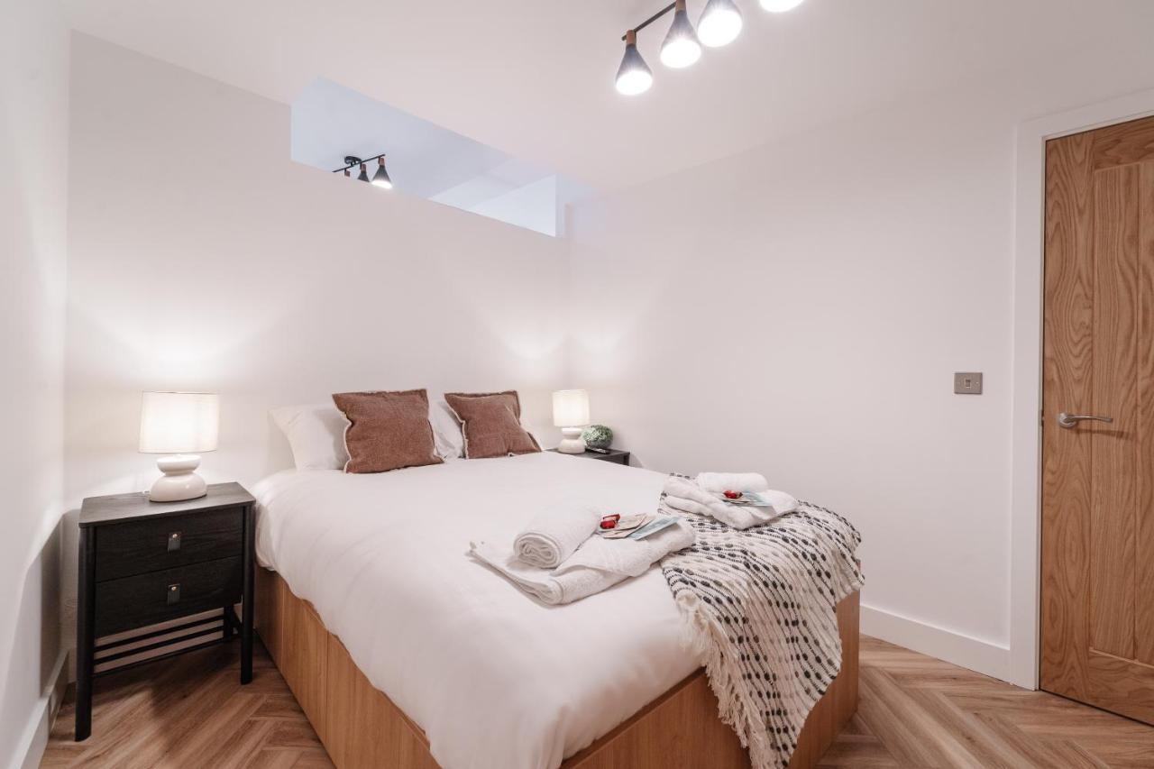 Royal House Stylish Apartments - 切斯特 外观 照片