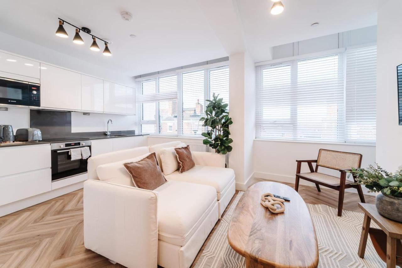 Royal House Stylish Apartments - 切斯特 外观 照片