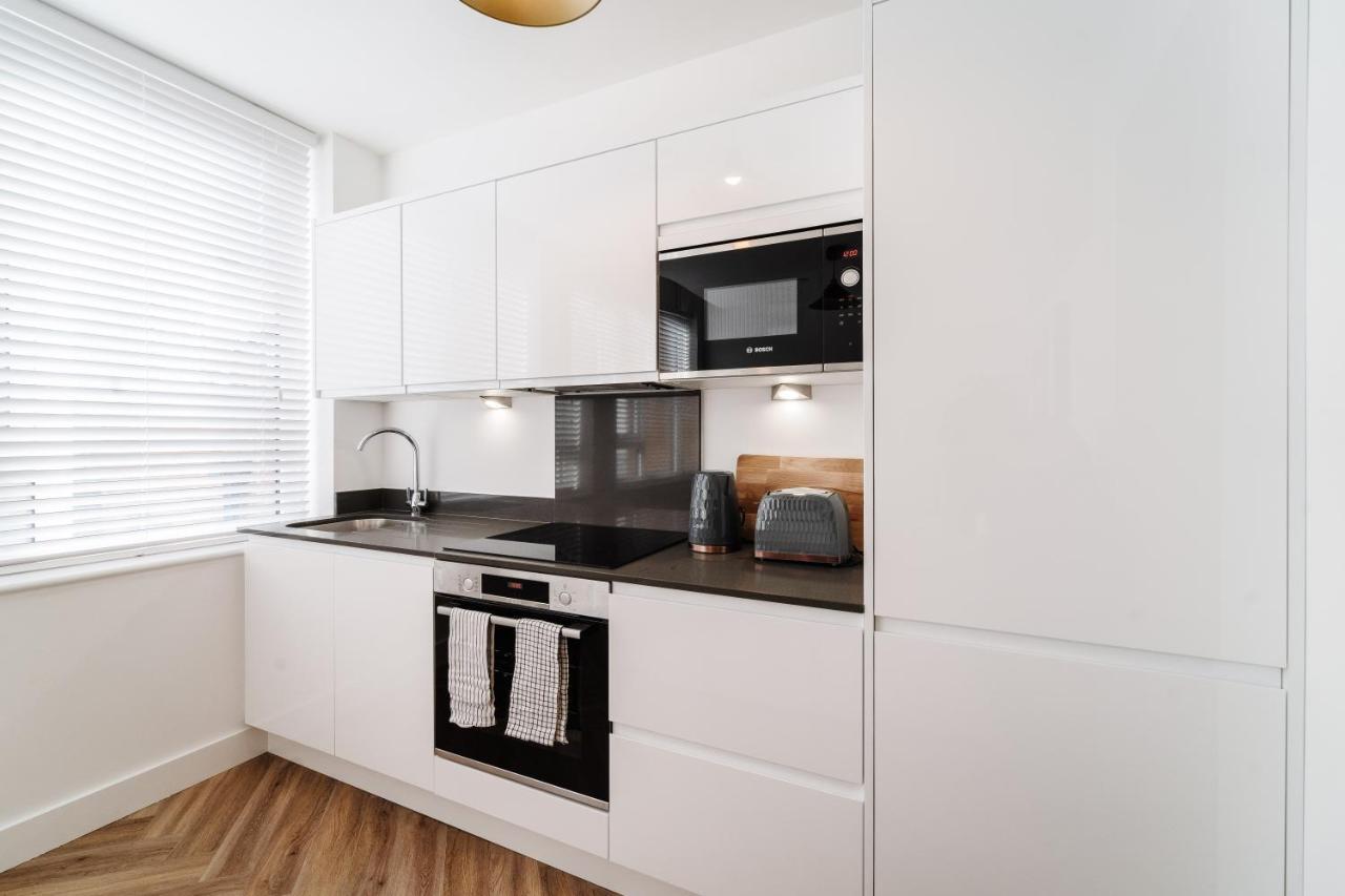 Royal House Stylish Apartments - 切斯特 外观 照片