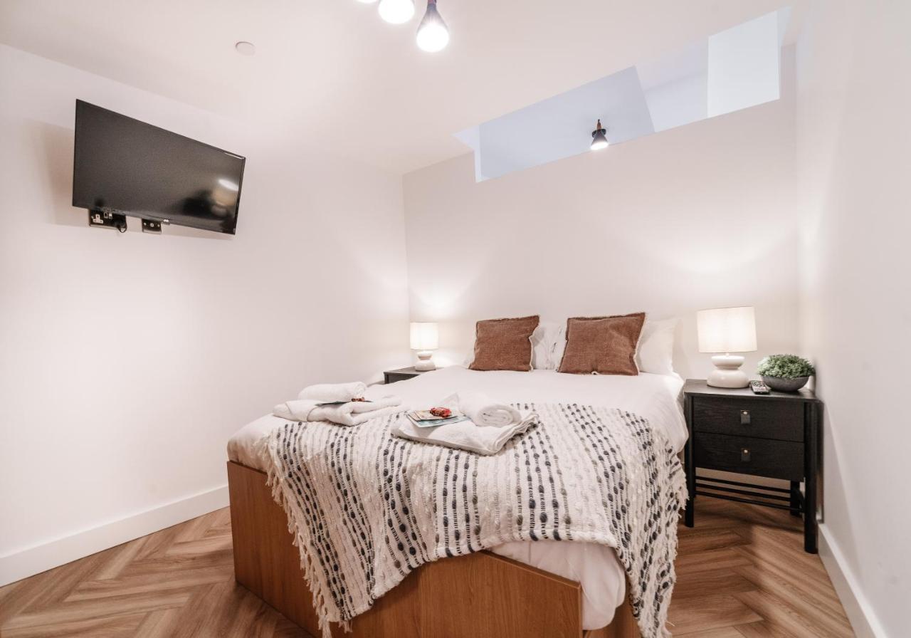 Royal House Stylish Apartments - 切斯特 外观 照片