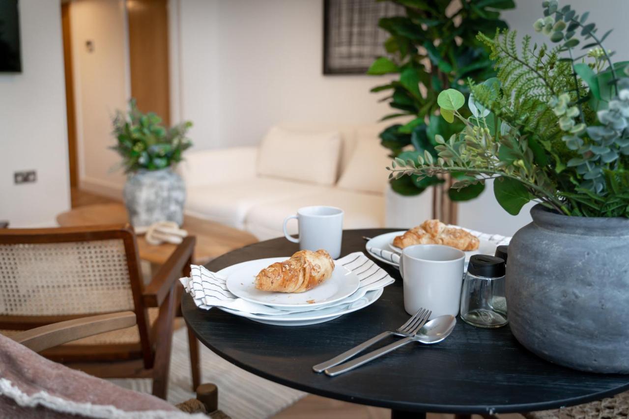 Royal House Stylish Apartments - 切斯特 外观 照片