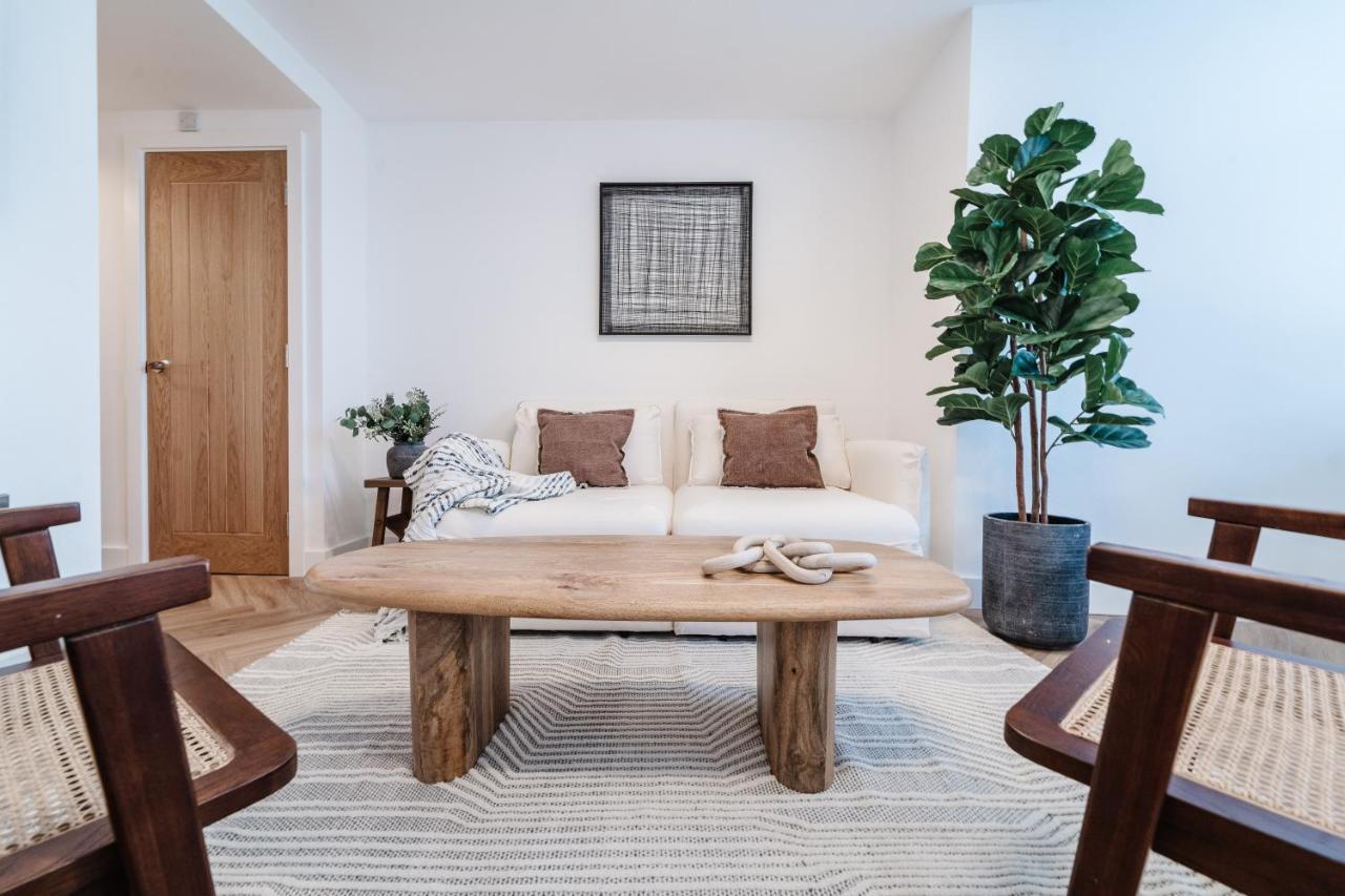 Royal House Stylish Apartments - 切斯特 外观 照片