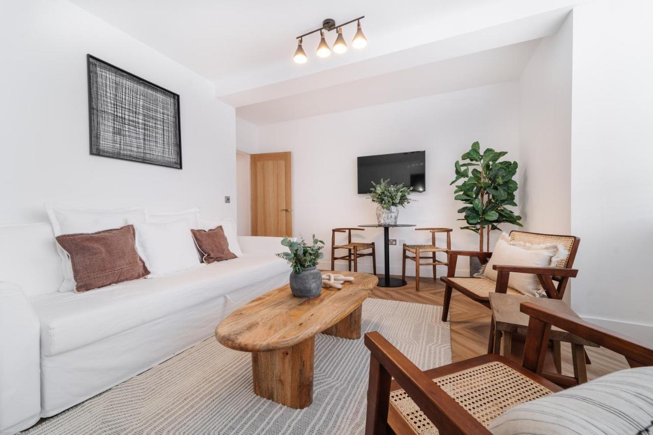 Royal House Stylish Apartments - 切斯特 外观 照片