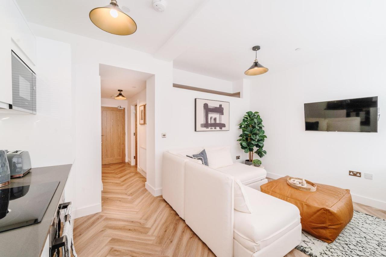 Royal House Stylish Apartments - 切斯特 外观 照片