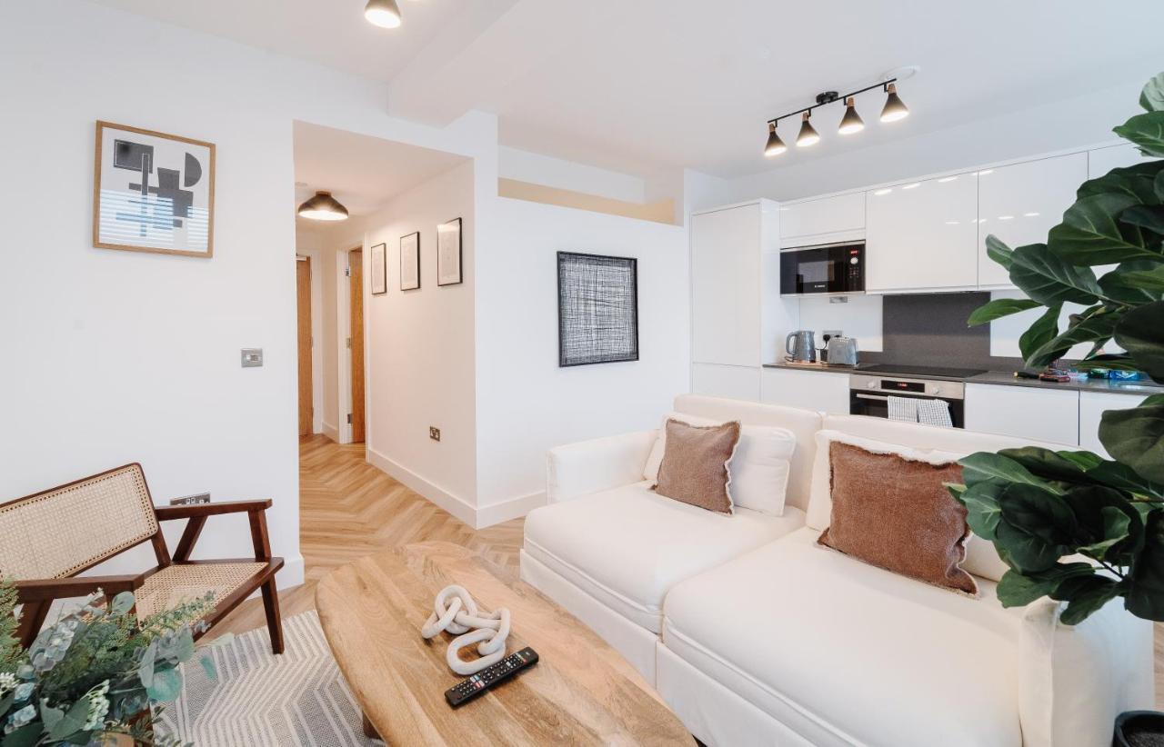Royal House Stylish Apartments - 切斯特 外观 照片