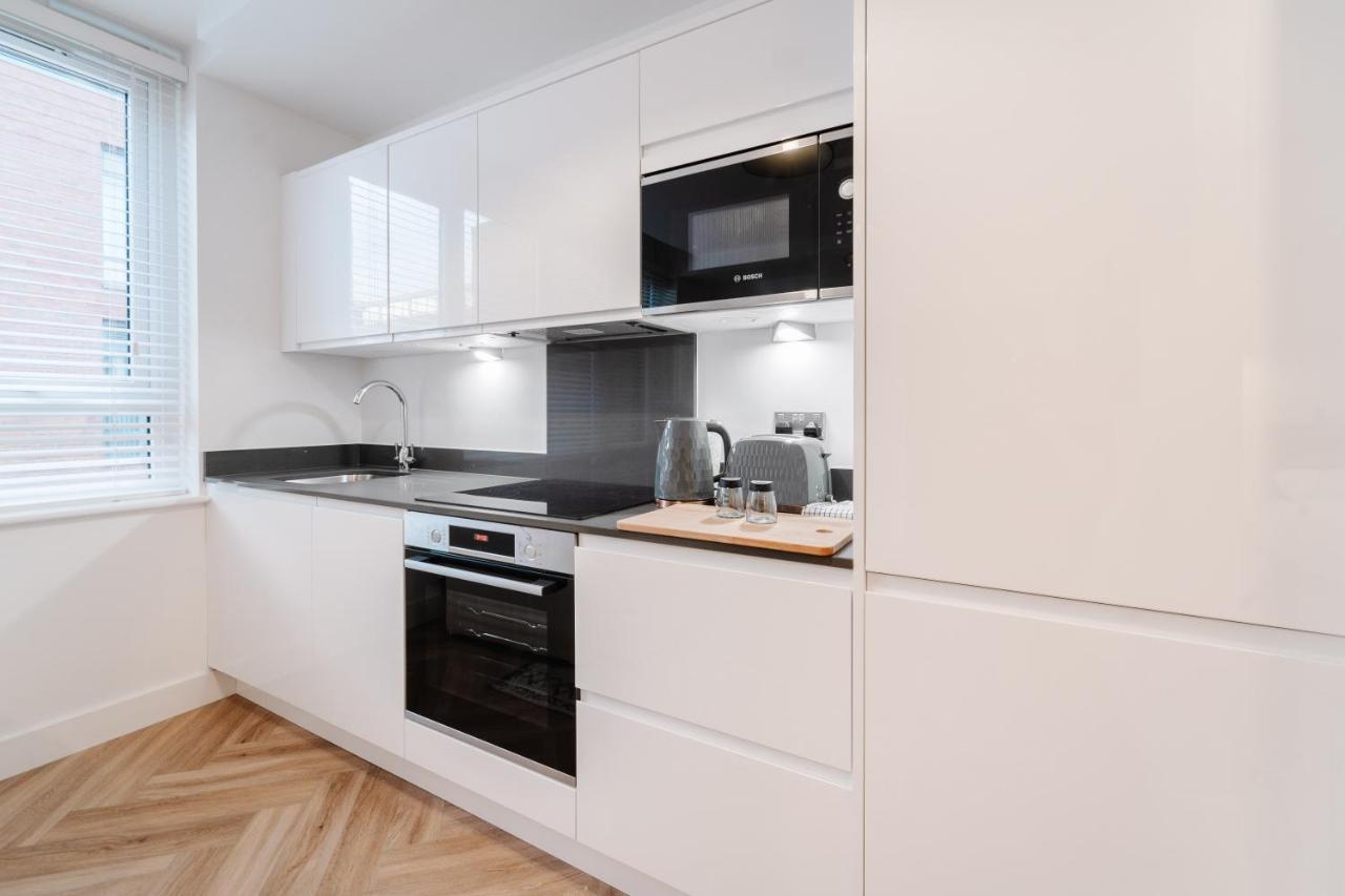 Royal House Stylish Apartments - 切斯特 外观 照片