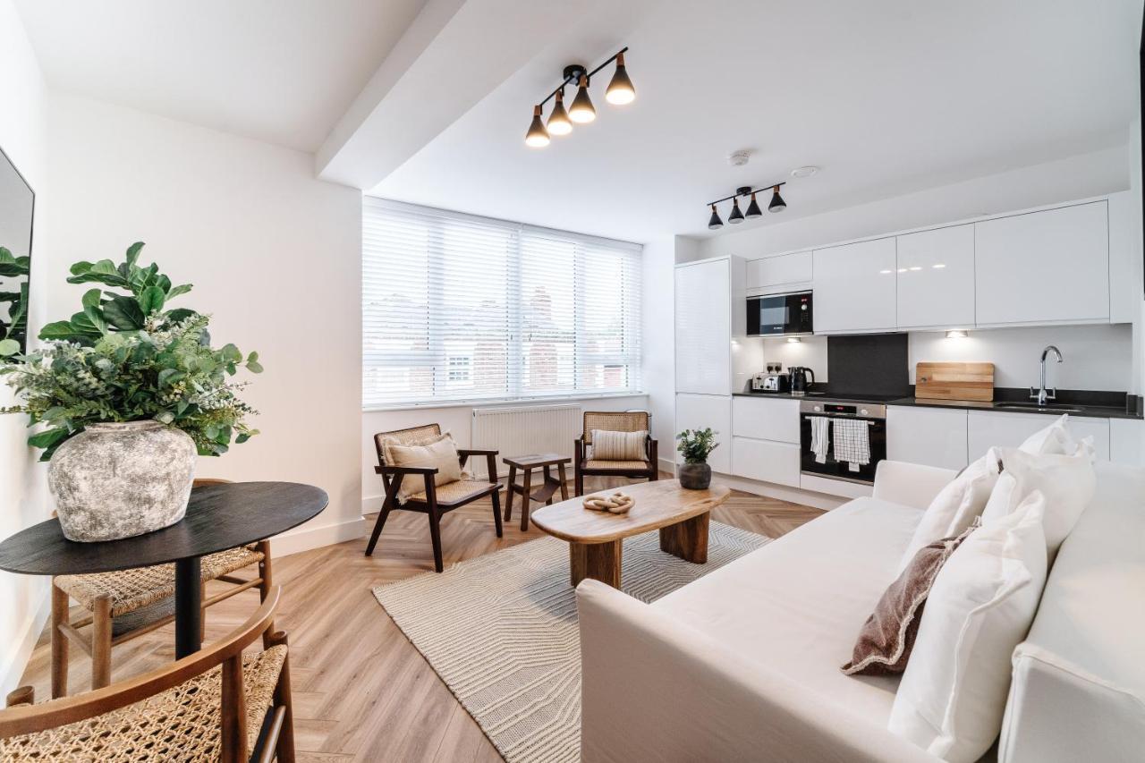 Royal House Stylish Apartments - 切斯特 外观 照片
